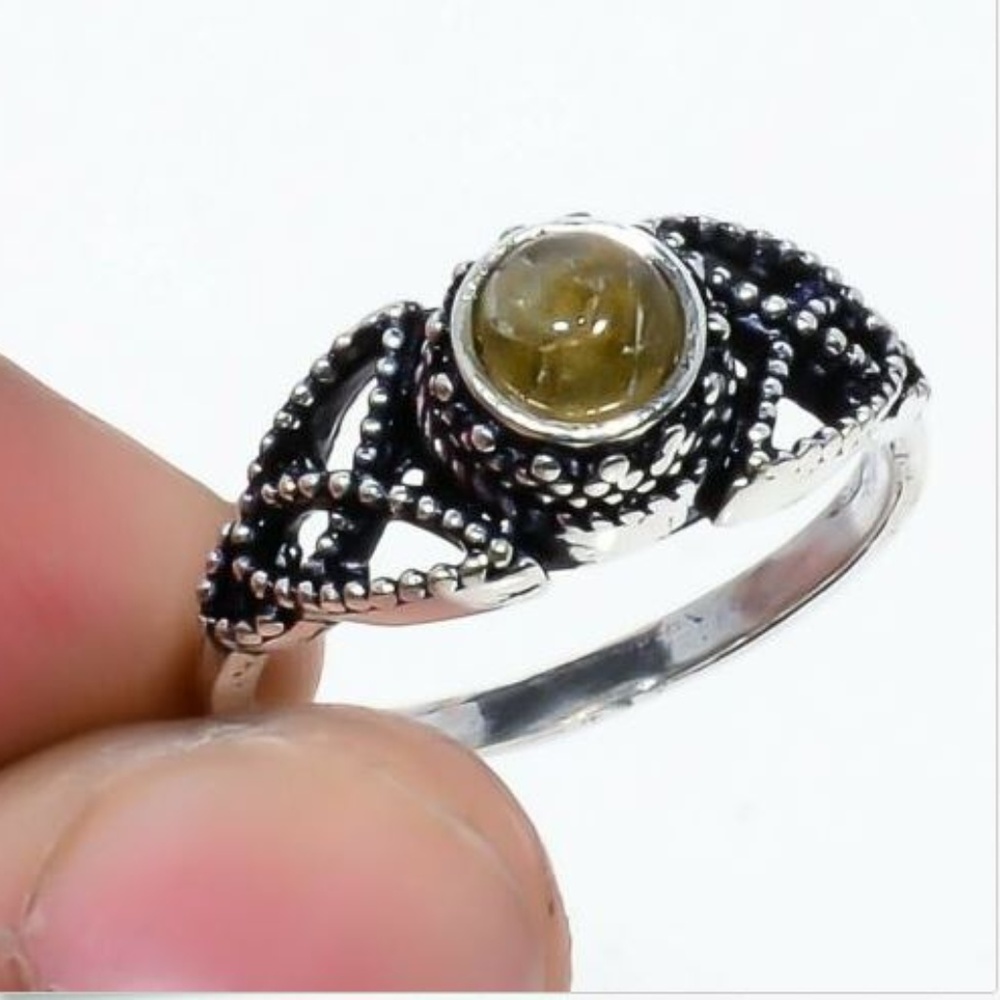 Genuine Labradorite Gemstone . Sterling Silver 6.5